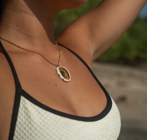 shell necklace
